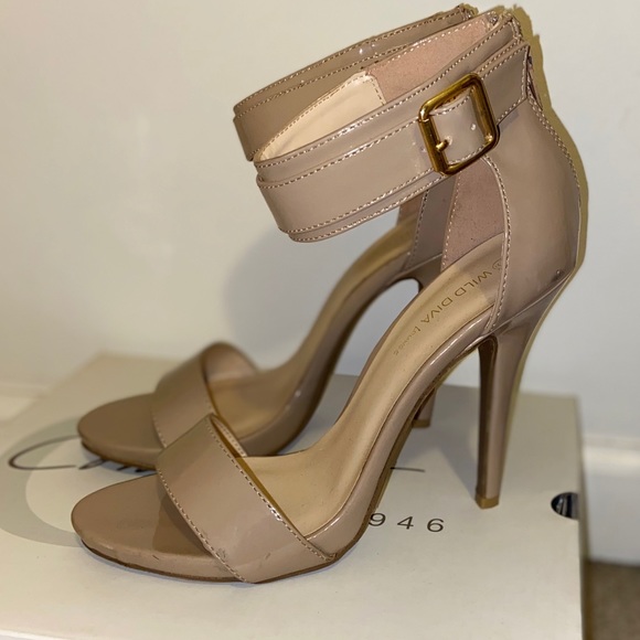 Heels - Picture 3 of 4